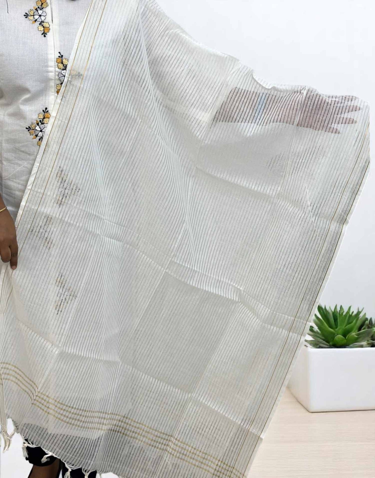 230525Y (E6110) KURTI WITH DUPATTA - Off White