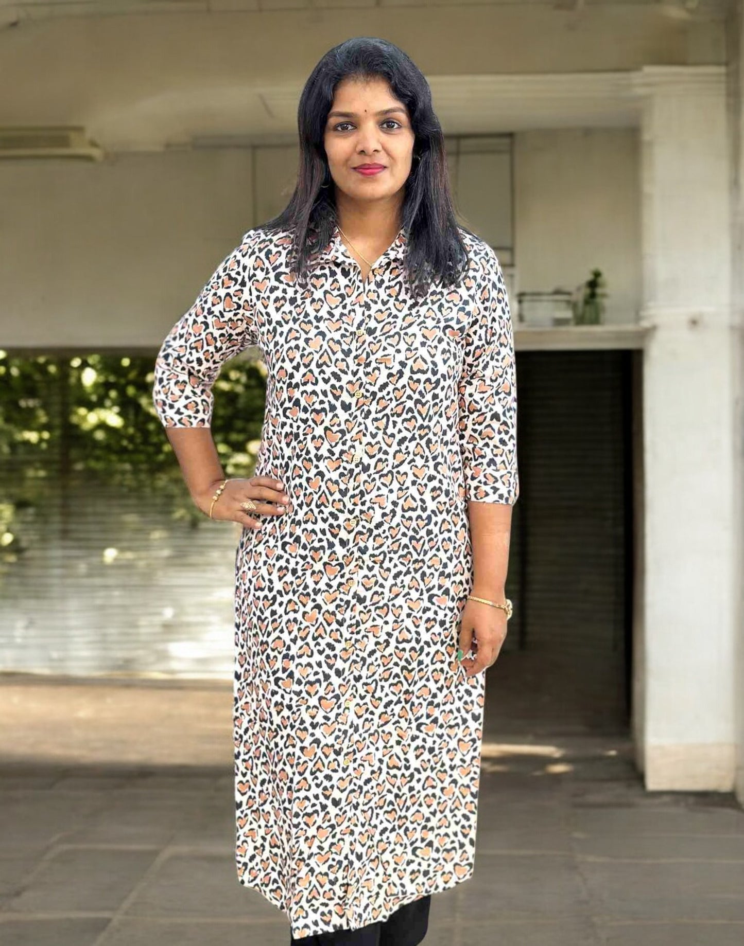 050724A (E3923) OFFER ZONE PRINTED CASUAL KURTI - Cream