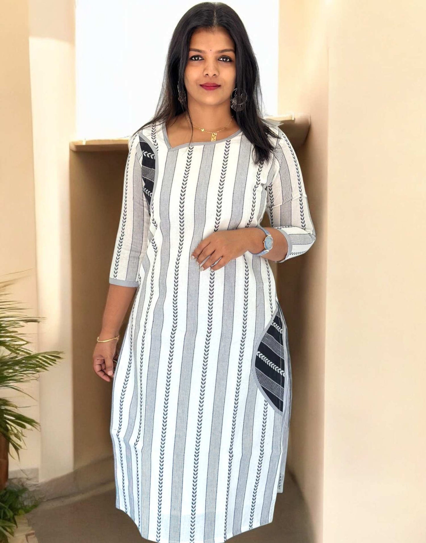020325U (E5398) COTTON SLITTED KURTI - White