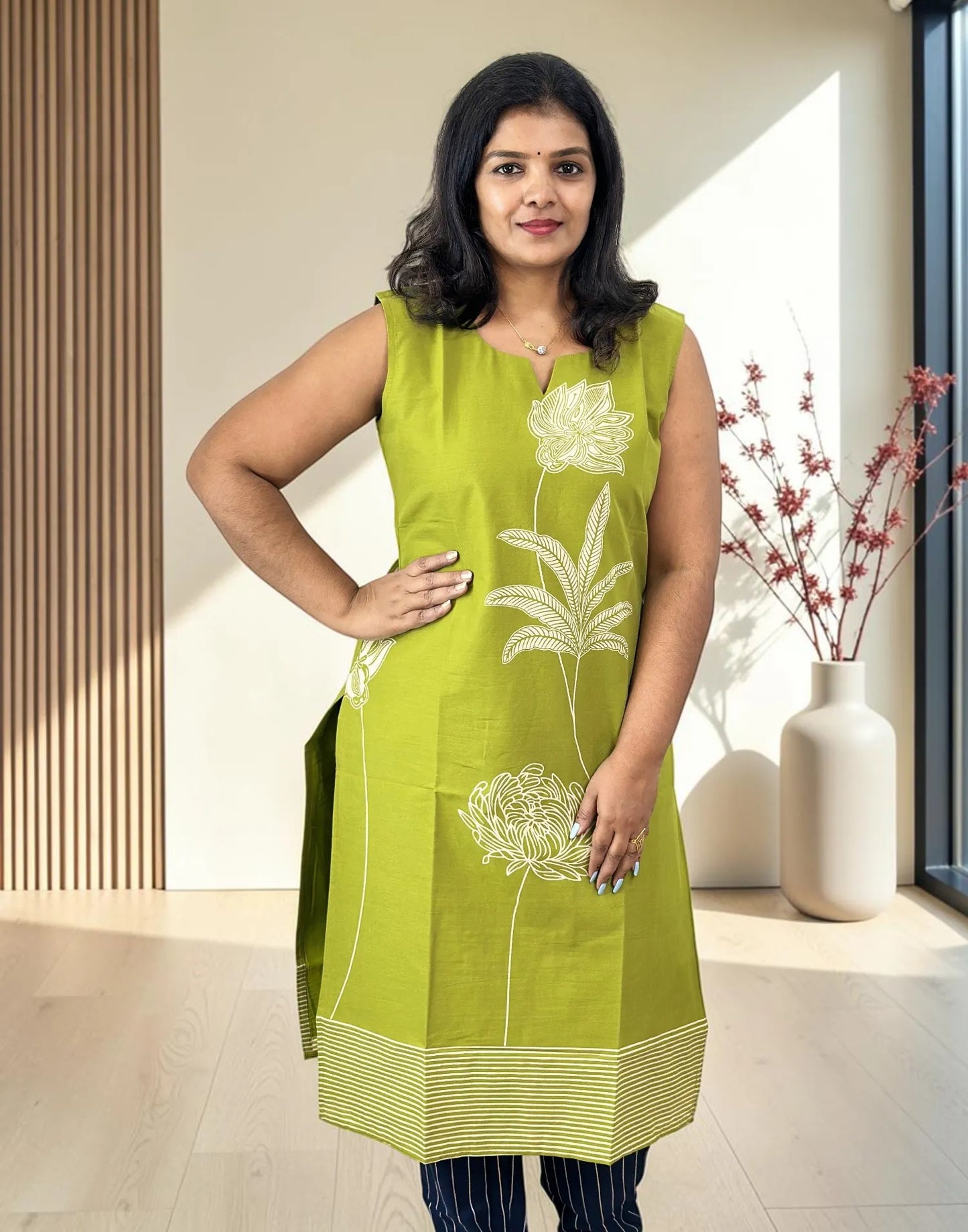 SLITTED KURTI GREEN E7364 061026K