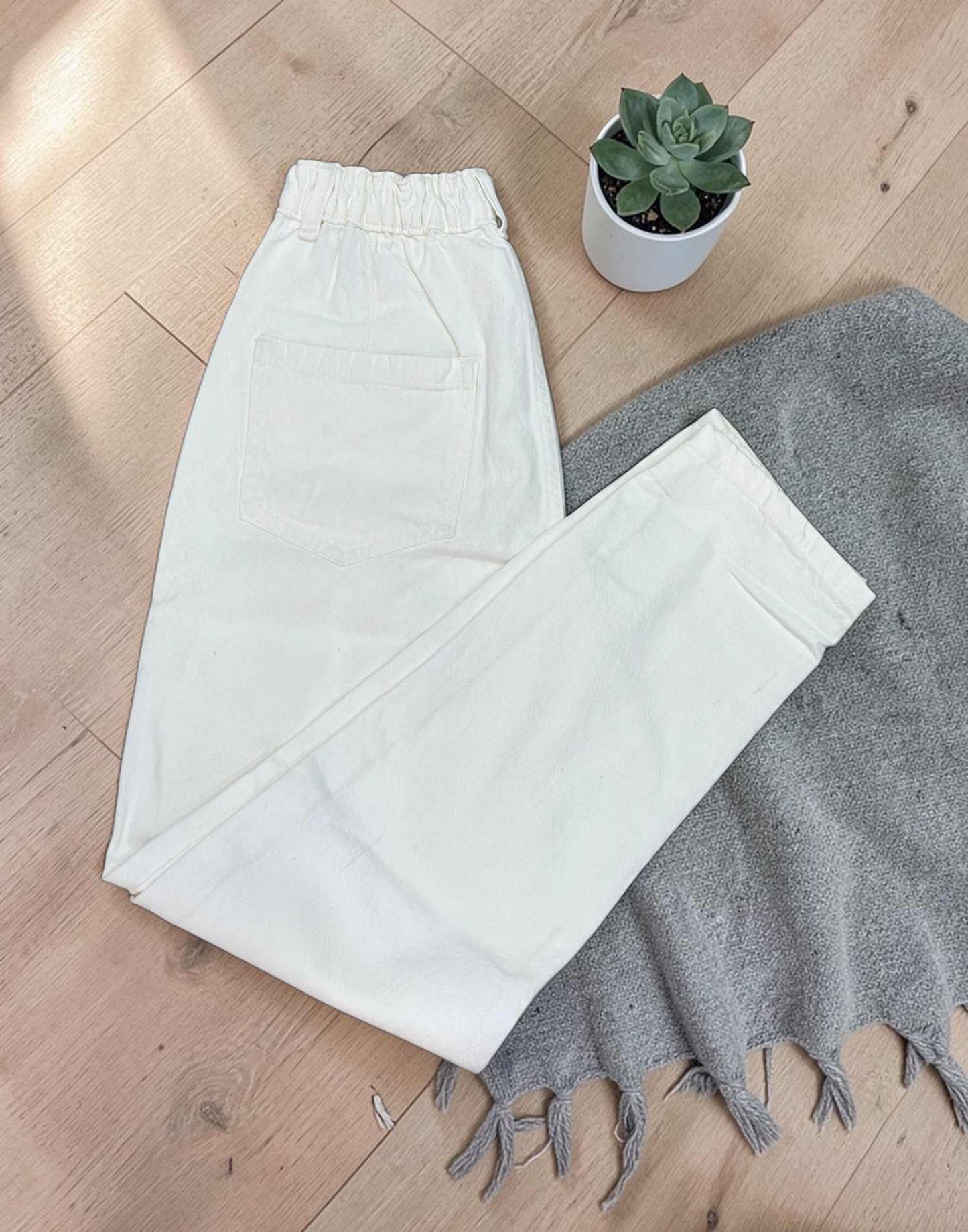 MOM FIT JEANS MILKY WHITE E6819 150326MJ - ELENTRA DESIGNS BY NIMI HEINS
