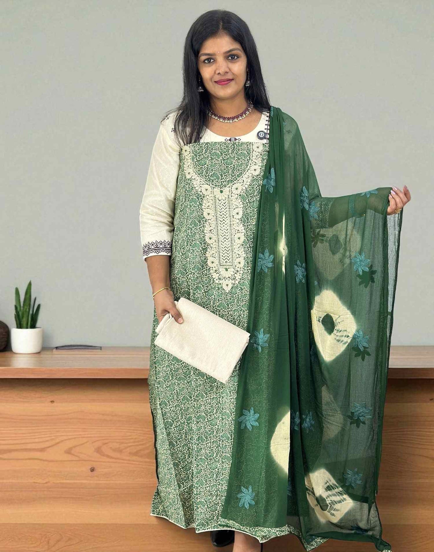 090825ML (E6316) UN-STITCHED SETS - Green