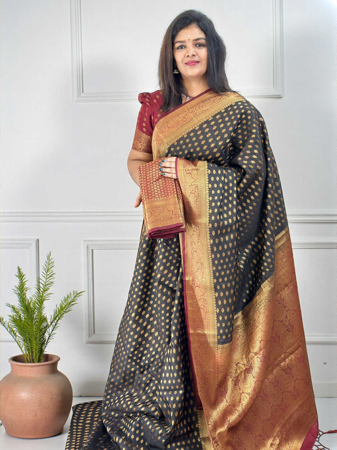 SAREE SEMI BANARASI BLACK n MAROON  E6770 140226S - ELENTRA DESIGNS BY NIMI HEINS