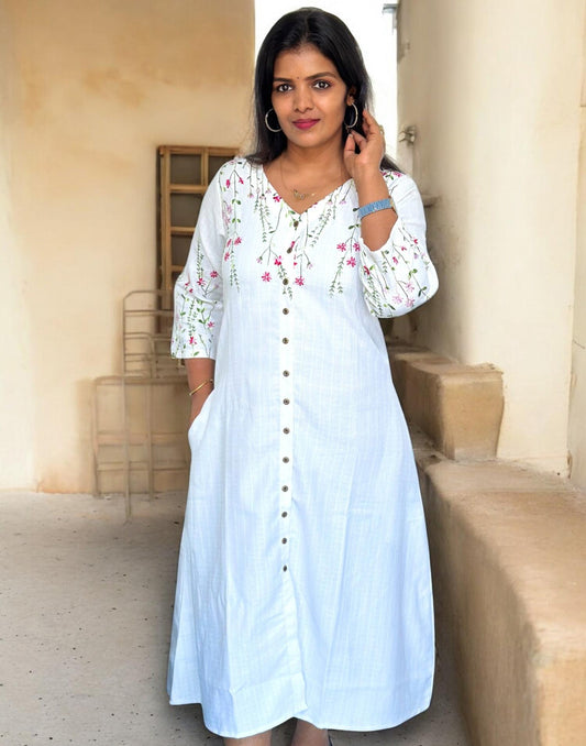 240325R (E5453) EMBROIDERY DRESSES A-LINE - White