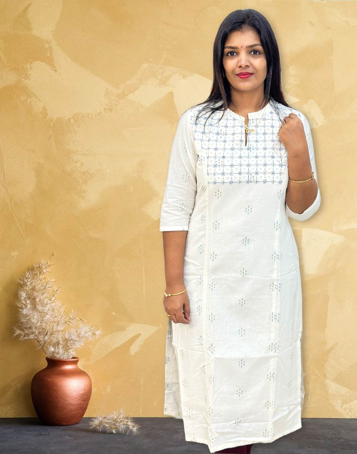 230824A (E3933) ONAM SPECIAL COLLAR KURTI - Off White