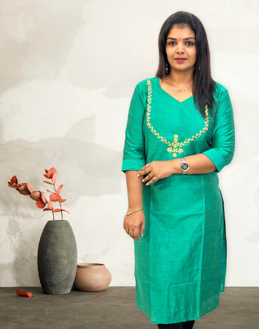 130724 (E3140) OFFER ZONE SLITED EMBROIDERY KURTI - Green