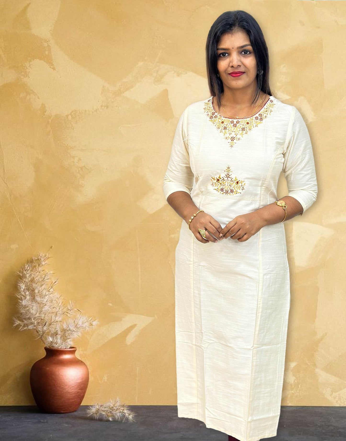 220824A (E3932) ONAM SPECIAL KURTI - Cream