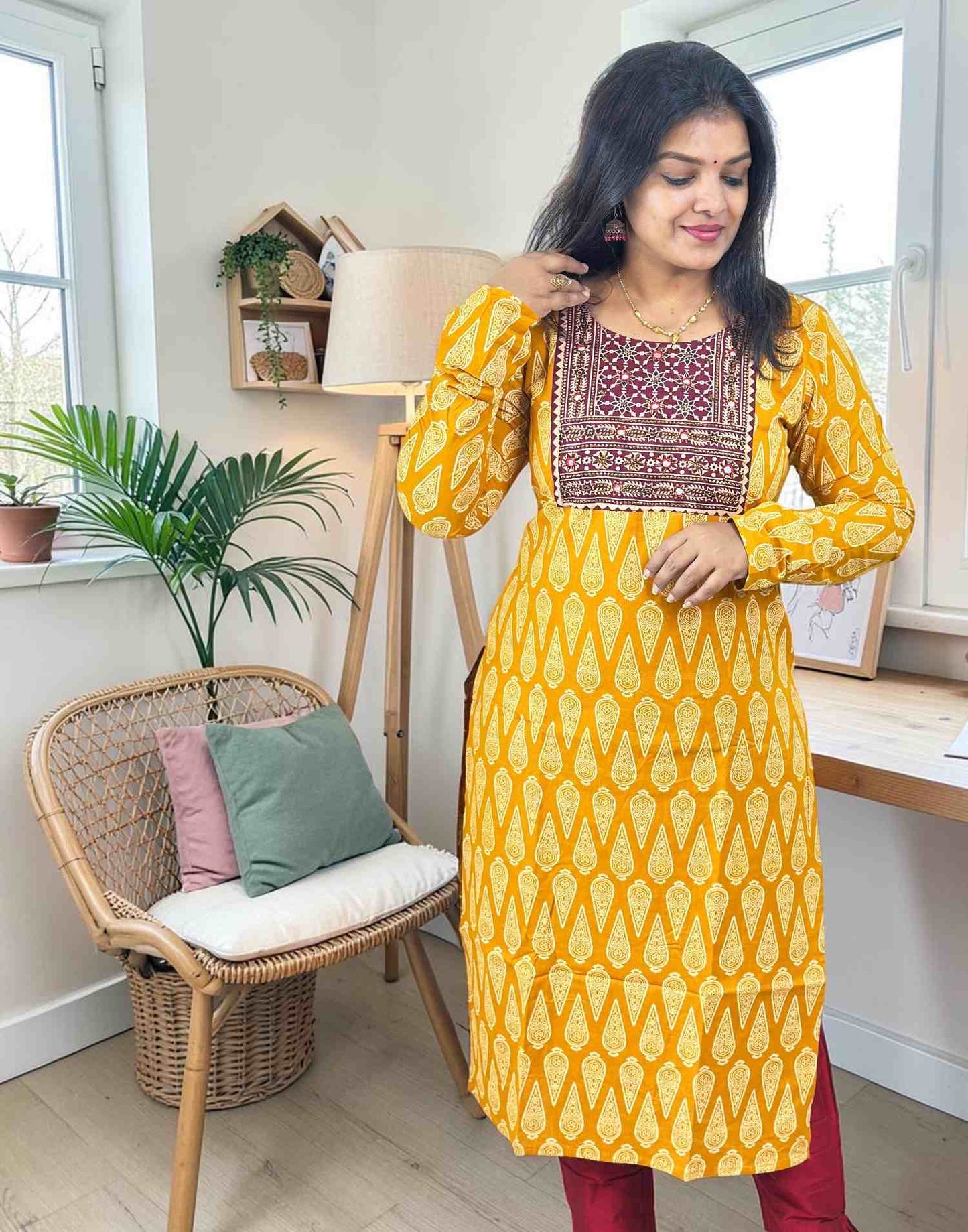 KURTIS HANWORK YELLOW E7145 180726HK