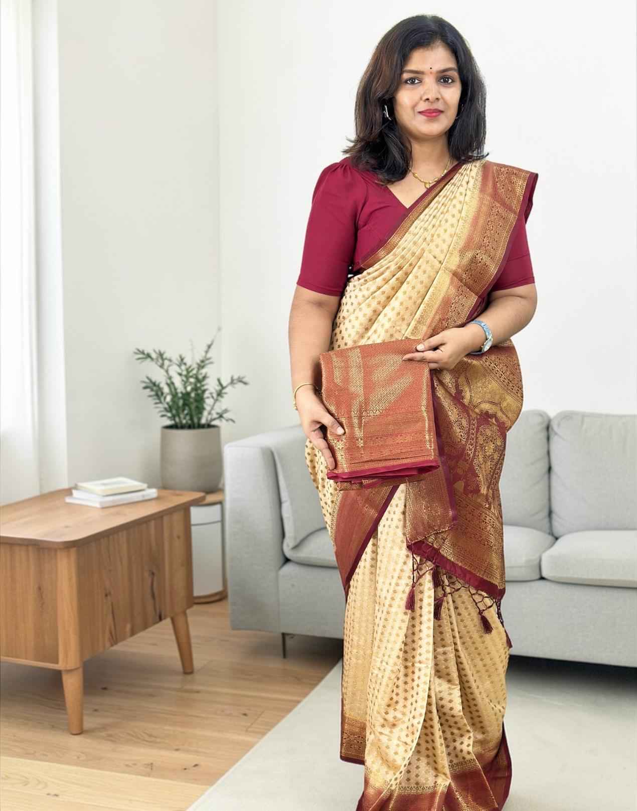 SAREE SEMI BANARASI CHIKKU n MAROON E6833 210326S