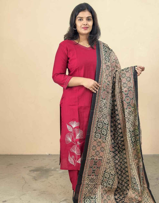 READY TO WEAR CHERRY RED E6890 120426RW