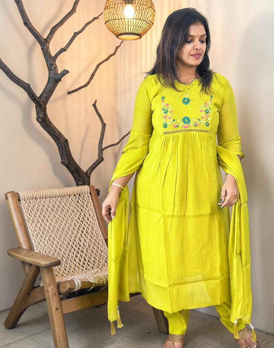 READY TO WEAR LEMON GREEN E6944 040626RW