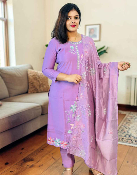 READY TO WEAR LAVENDER E6923 290526RW