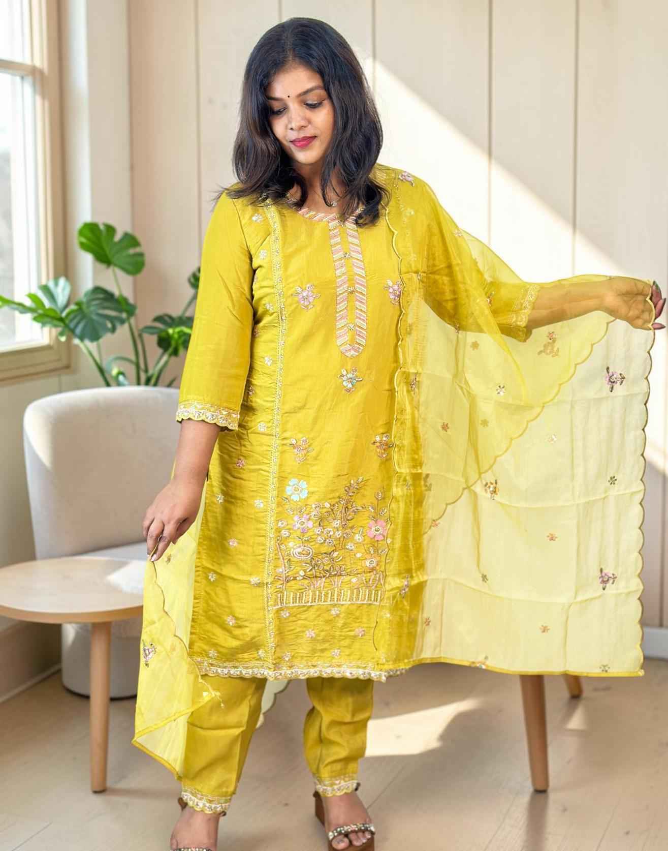 READY TO WEAR LEMON YELLOW E7009 280526RW