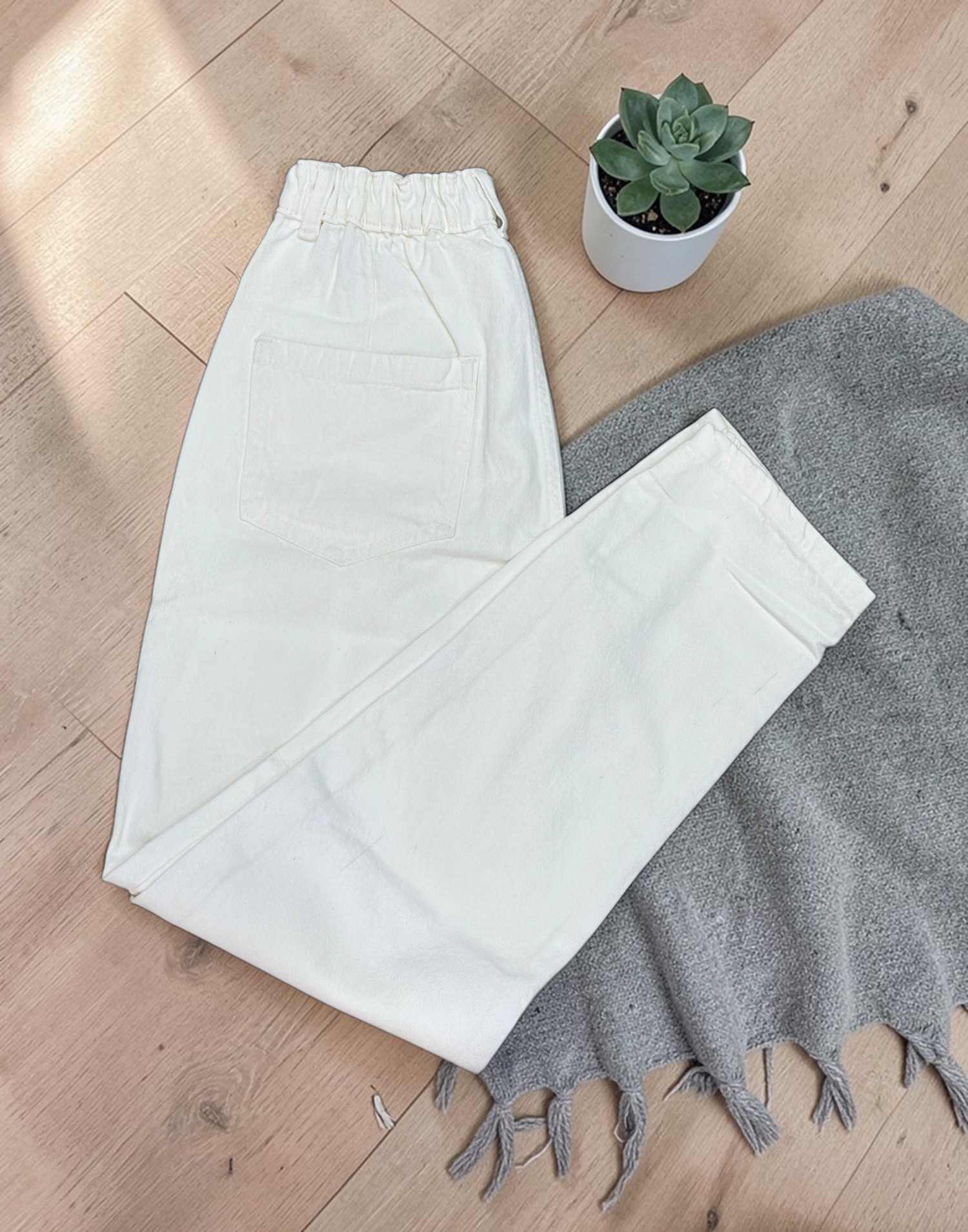 MOM FIT JEANS MILKY WHITE E6819 150326MJ - ELENTRA DESIGNS BY NIMI HEINS