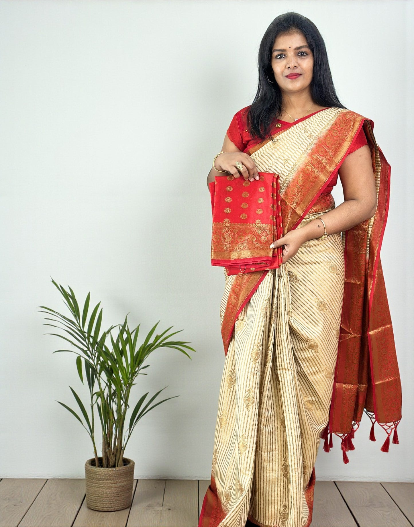 051125S (E6600) SEMI BANARASI SAREE - Cream n Red