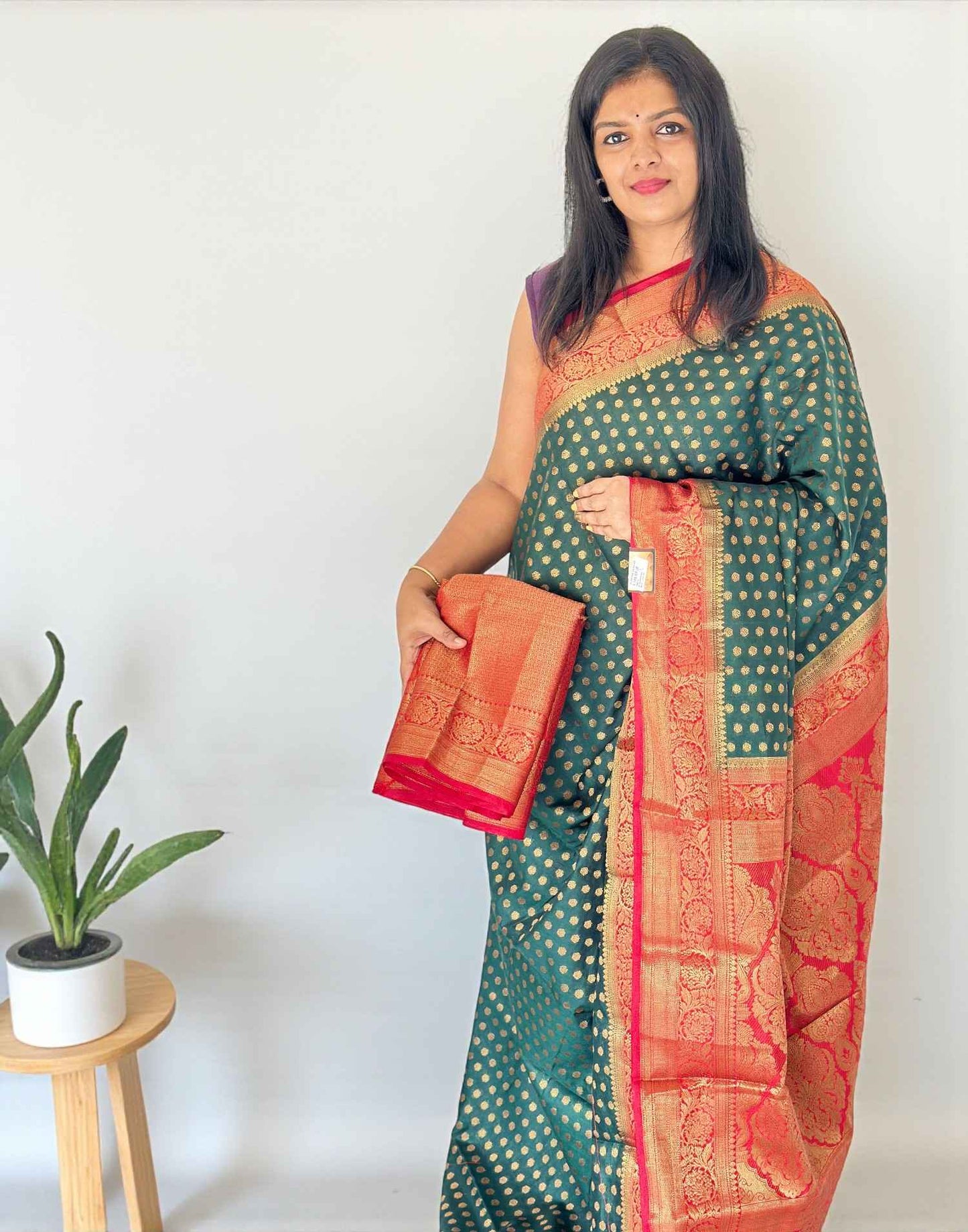 141025S (E6514) SEMI BANARASI SAREE - Dark Green n Red