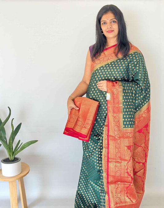 141025S (E6514) SEMI BANARASI SAREE - Dark Green n Red