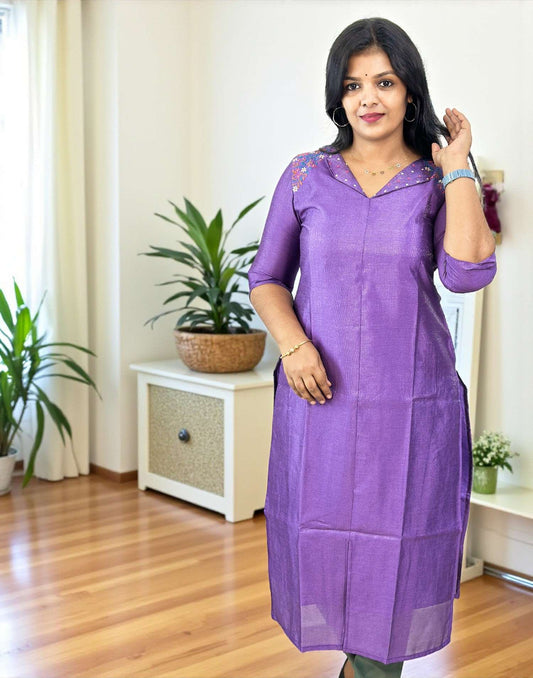 131025EK (E6573) EMBROIDERY KURTI - Lavender
